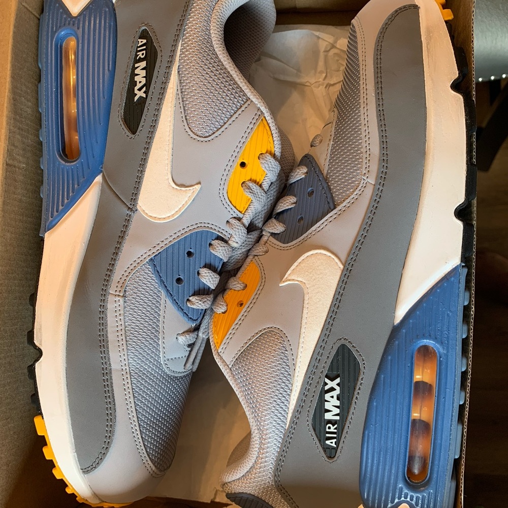 Nike Air Max 90 Essential